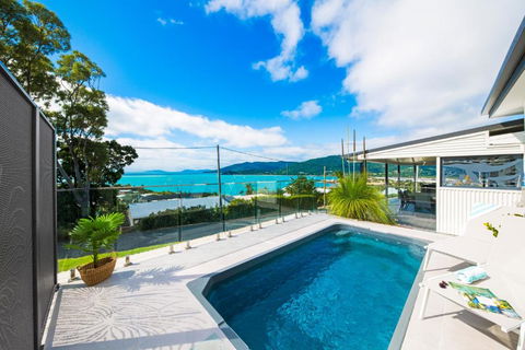 Airlie Blue On Blue - Accommodation Port Macquarie 3