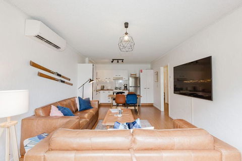 Alpine Mountain View - 24 Of 13-15 Kirwan Close - Accommodation Port Macquarie 0
