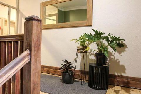Alpine Hotel, Eat Drink Sleep - Accommodation Port Macquarie 1