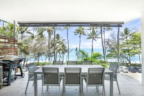 Amaroo - Luxury Apartment Overlooking The Coral Sea - Accommodation Port Macquarie 0