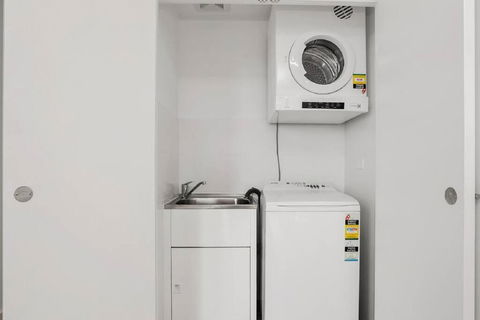 Amazing Two Bedroom St Leonards ATC62010 - Accommodation Port Macquarie 1