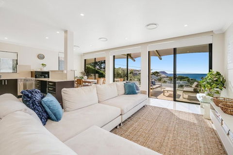 Amelie - Luxury Beach View Condo Minutes To Beach - Accommodation Port Macquarie 0