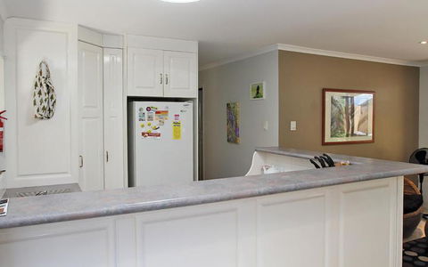 AMITY BEACH BUNGALOW - Accommodation Port Macquarie 4