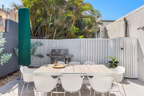 An Oasis By The Beach With Ocean Views Daybed BBQ - Accommodation Port Macquarie 4