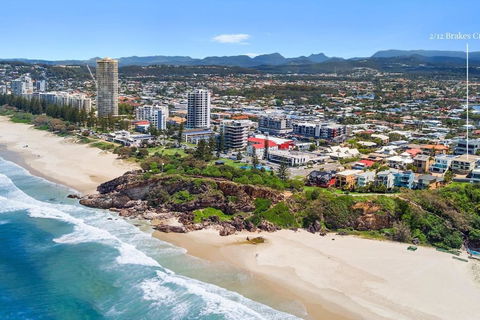 An Oasis By The Beach With Ocean Views Daybed BBQ - Accommodation Port Macquarie 3