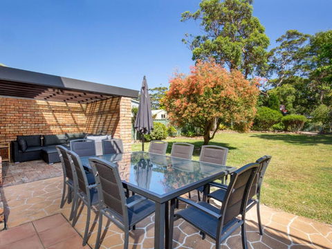 Anacapri - Pet Friendly - Opposite Beach - Fireplace - Accommodation Port Macquarie 0