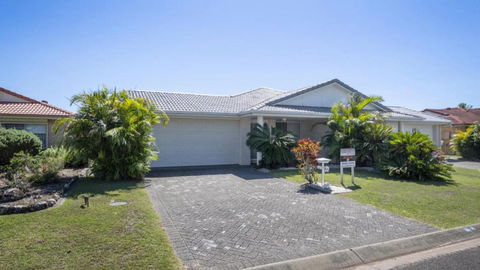 Anchorage Waterfront Unit In Yamba - Accommodation Port Macquarie 1
