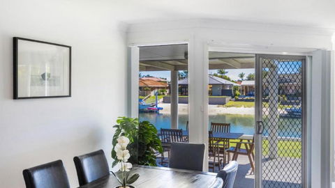 Anchorage Waterfront Unit In Yamba - Accommodation Port Macquarie 4