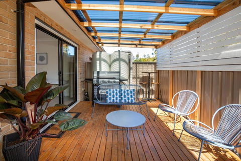Alkira - Pet Friendly - 4 Mins Walk To Beach - Accommodation Port Macquarie 0