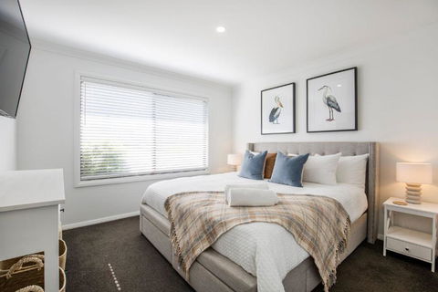Alkira - Pet Friendly - 4 Mins Walk To Beach - Accommodation Port Macquarie 3