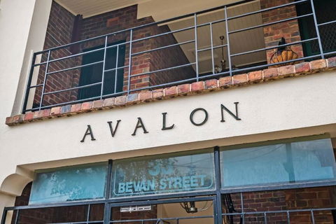 Awesome Albert Park Art Deco Gem 2 Bedroom Bevan 2 - Accommodation Port Macquarie 1