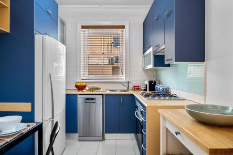 Awesome Albert Park Art Deco Gem 2 Bedroom Bevan 2 - Accommodation Port Macquarie 4