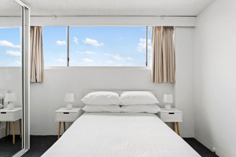 Apartment With Pool Access A Minute To The Beach - Accommodation Port Macquarie 3