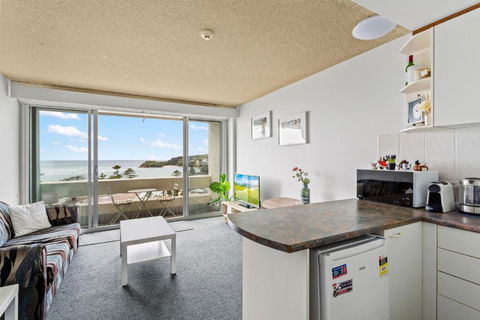 Apartment With Pool Access A Minute To The Beach - Accommodation Port Macquarie 1