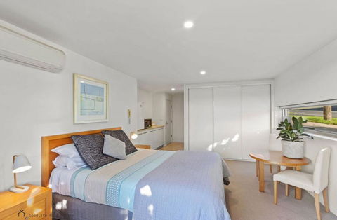 Apollo Blue Oceanview Unit 1- B Free WIFI - Accommodation Port Macquarie 2