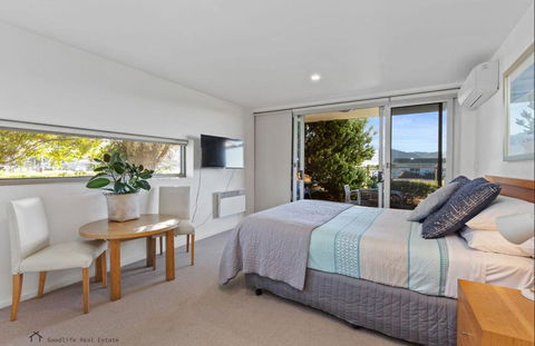 Apollo Blue Oceanview Unit 1- B Free WIFI - Accommodation Port Macquarie 1