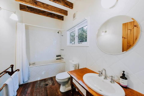 Apple Tree Cottage - An Idyllic Country Reset - Accommodation Port Macquarie 2