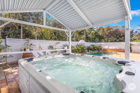 Aquablue Holiday Home - Hot Spa & Pool - 2m Walk To Beaches - Accommodation Port Macquarie 1
