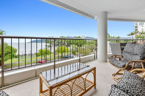 Aquarius Esplanade Retreat - Accommodation Port Macquarie 1