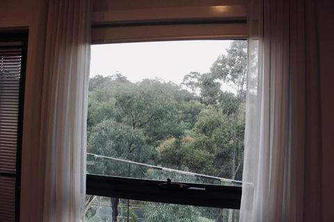 Architectural Crisp & Convenient Location - Accommodation Port Macquarie 1