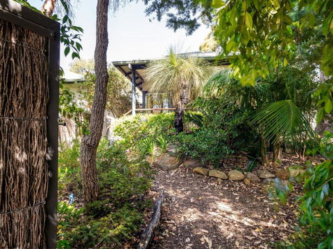 Aroha - Accommodation Port Macquarie 0