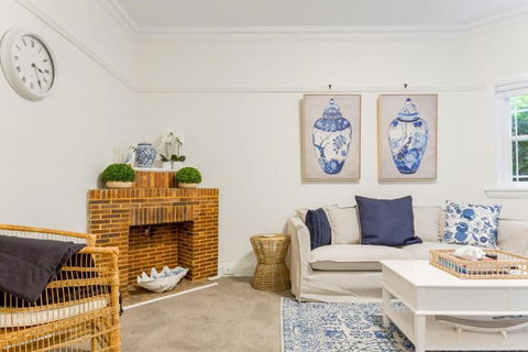 Art Deco Apartment Meters Away From The Beach - Accommodation Port Macquarie 1
