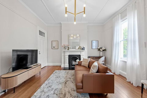 Art Deco W Modern Twist 1Bed 1Bath 1Car New Farm - Accommodation Port Macquarie 2