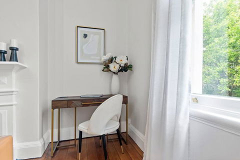 Art Deco W Modern Twist 1Bed 1Bath 1Car New Farm - Accommodation Port Macquarie 3