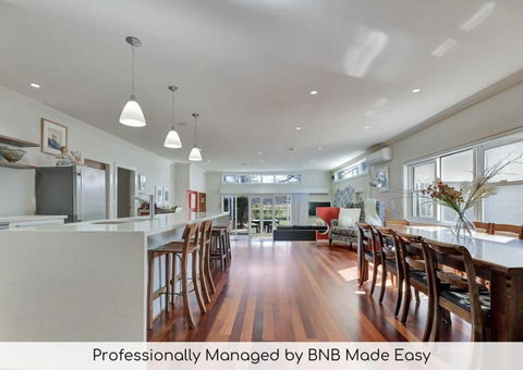 Art House On Anson - Artistic Haven, Spa, Pets - Accommodation Port Macquarie 0