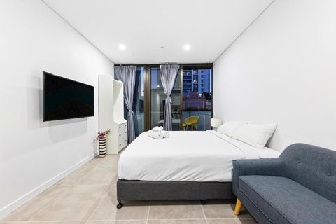 Arthur Hotel Bondi Junction No Reception And House Keeping No Sofa Bed - Accommodation Port Macquarie 2