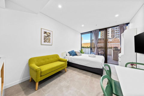 Arthur Hotel Bondi Junction No Reception And House Keeping No Sofa Bed - Accommodation Port Macquarie 0