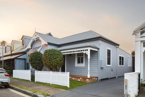Austin Cottage - Accommodation Port Macquarie 0