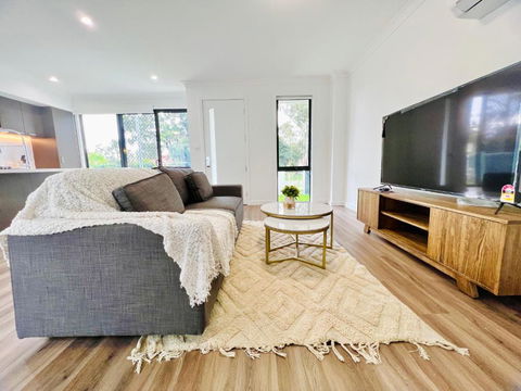 Austral Newly Built Modern 3 Br Home - Accommodation Port Macquarie 1