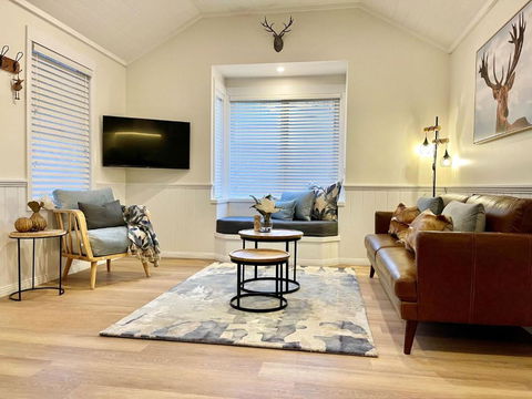 Autumn Beauty - Alpine Cottage 5 - Accommodation Port Macquarie 1
