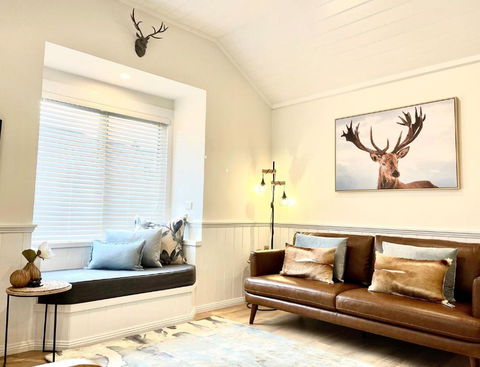 Autumn Beauty - Alpine Cottage 5 - Accommodation Port Macquarie 3
