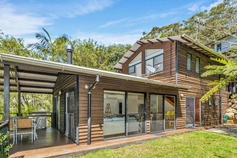 Avoca Beach Living - Accommodation Port Macquarie 1