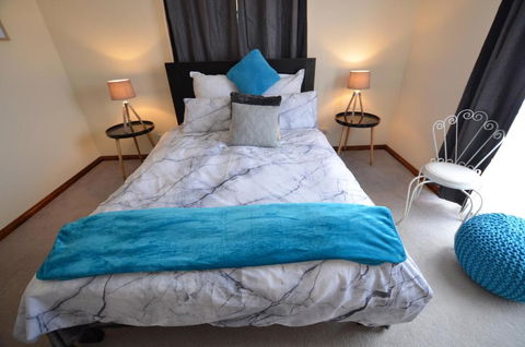 Ayres Rocks - Accommodation Port Macquarie 4