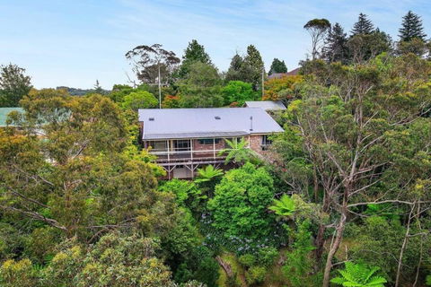 Azimuth - Spacious Family Retreat With City Views - Accommodation Port Macquarie 0