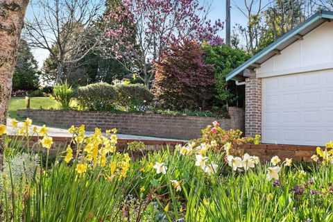 Azimuth - Spacious Family Retreat With City Views - Accommodation Port Macquarie 2