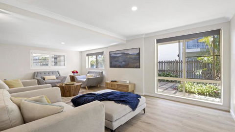 Azure - Accommodation Port Macquarie 4
