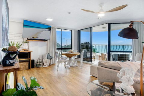 Athena By The Sea Luxurious Beachfront Retreat - CoastHM - Accommodation Port Macquarie 3