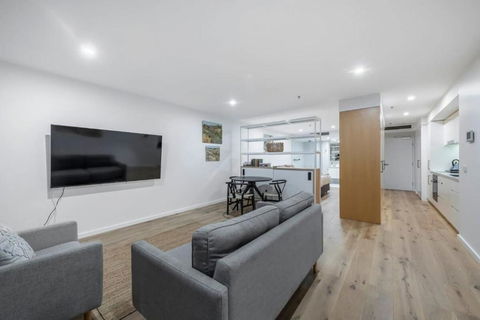 Architectural Delight On Lonsdale - Accommodation Port Macquarie 2