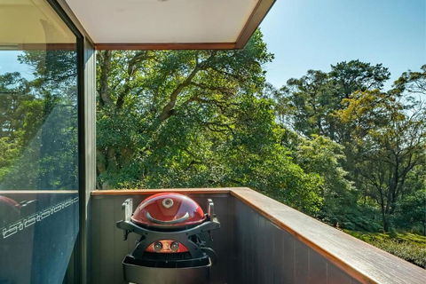Architecturally Designed Nature Lovers Delight - Accommodation Port Macquarie 1