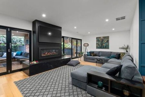 BADGER HOUSE - 4 Bed, 4 Bath, Stunning Entertainer Plus Fire - Accommodation Port Macquarie 0