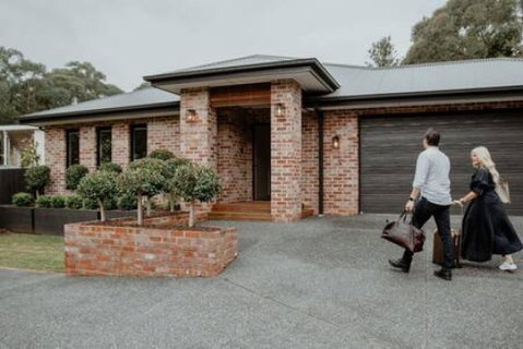 BADGER HOUSE - 4 Bed, 4 Bath, Stunning Entertainer Plus Fire - Accommodation Port Macquarie 1