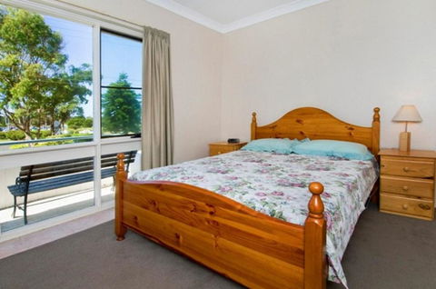 Bay Park Gardens 30 1 Warlters Street - Accommodation Port Macquarie 4