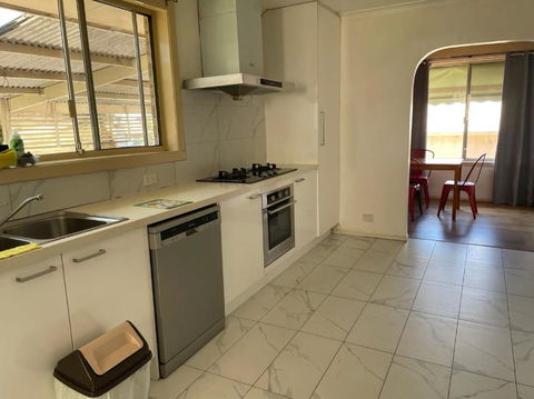 B Convenient And Livable Place For Daily Life - Accommodation Port Macquarie 4
