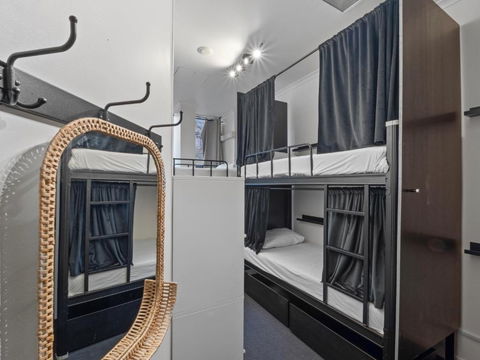 AZZURRO POD HOTEL - Central Sydney - Accommodation Port Macquarie 4