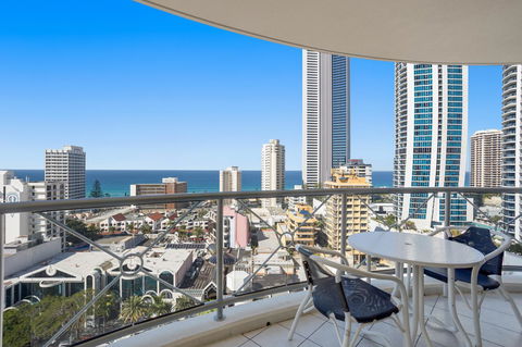 Chevron Renaissance Ocean View - Accommodation Port Macquarie 9