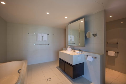 Hilton Surfers Paradise Hotel & Residences - Accommodation Port Macquarie 7